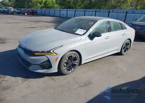 2022 Kia K5 Gt-Line z USA, uszkodzony, nr VIN 5XXG64J25NG123769